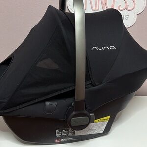 Nuna Black Infant Car Seat